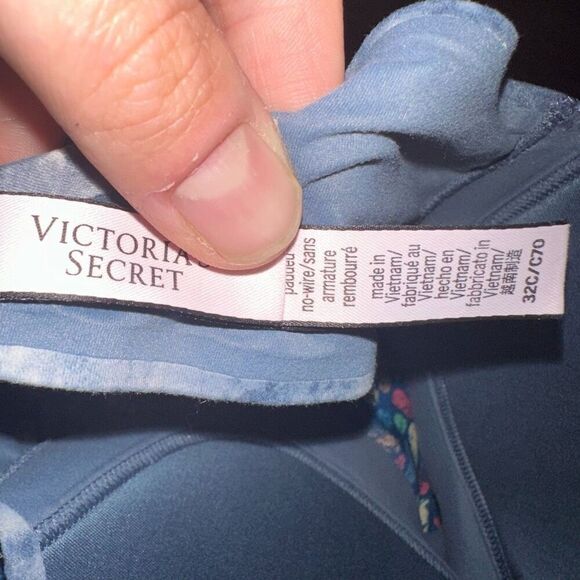 Victoria’s Secret blue tie dye Incredible padded no wire 32C bra - Picture 3 of 3